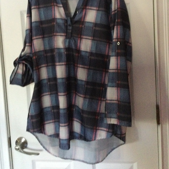 Top - Picture 2 of 2